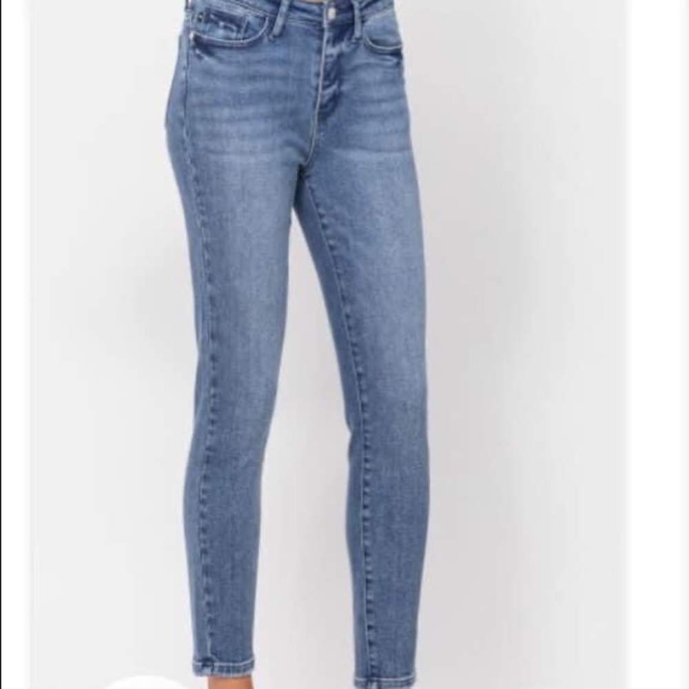Judy Blue Main Event Jeans